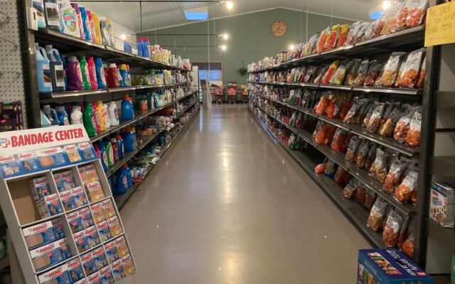 Shoppers Drive an Hour to This Wisconsin Discount Grocery Where Name-Brand Staples Cost Under a Dollar
