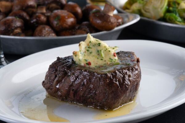 Seven Toledo-Area Steakhouses Where Ohio Families Still Celebrate Big Nights
