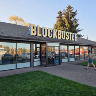 Oregonians Still Rent VHS Tapes at the Last Blockbuster on Earth