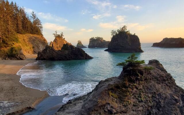 The Oregon Beach Most Tourists Never See, and Locals Like It That Way