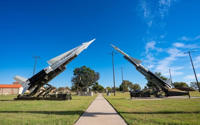 This Free Oklahoma Museum Lets You Walk Among Full-Size Tanks, Artillery, and Missiles Outdoors