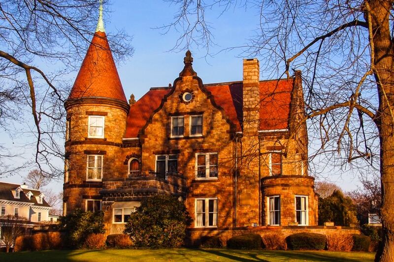 Colonial Homes With Year-Built Plaques Make This Rhode Island Port a Charming Slice of Old New England