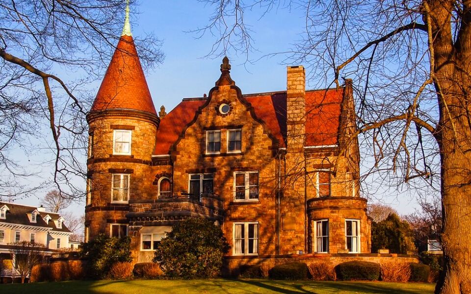 Colonial Homes With Year-Built Plaques Make This Rhode Island Port a Charming Slice of Old New England