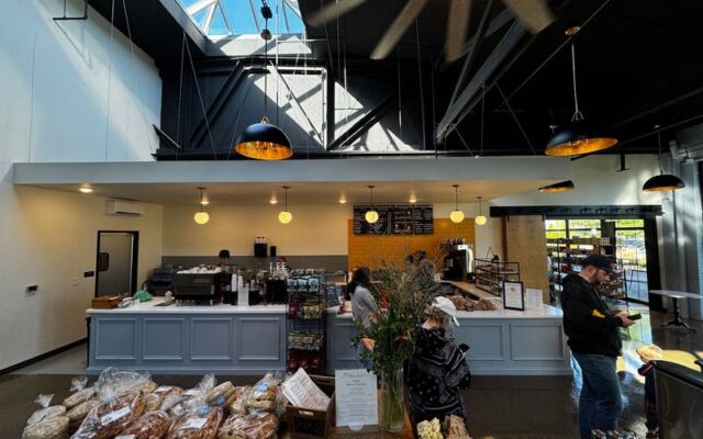 This Plain-Looking Champaign, Illinois Bakery Serves Crepes, Croissants, And Bread Worth Taking Home