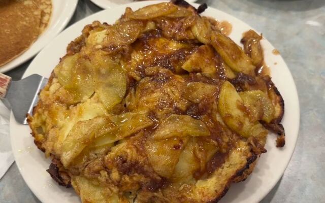 8 Florida Pancake Houses Where Breakfast Still Costs Less Than a Movie Ticket