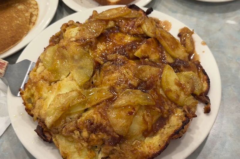 8 Florida Pancake Houses Where Breakfast Still Costs Less Than a Movie Ticket