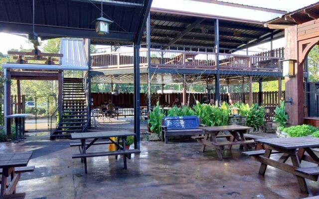 Hochatown Has 12 Oklahoma Restaurants Worth Building an Entire Weekend Around