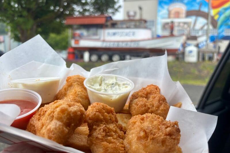 This Little Oregon Seafood Shack Keeps Beating Fancy Restaurants With a Simple Menu