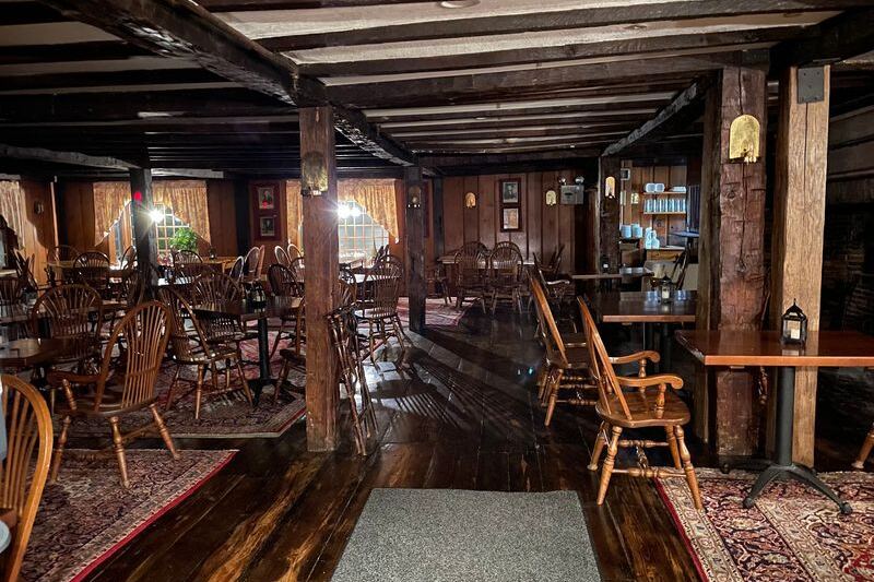 This Sturbridge Farm Restaurant Serves a Turkey Dinner Massachusetts Families Plan Their Whole Thanksgiving Season Around