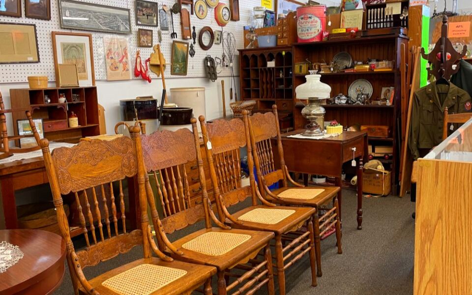 A Small Michigan Town Hides a Huge Antique Mall Worth Exploring