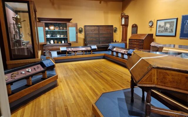 This New Jersey Museum Rewards Your Inner Explorer With Manuscripts and a Surgeon’s Kit