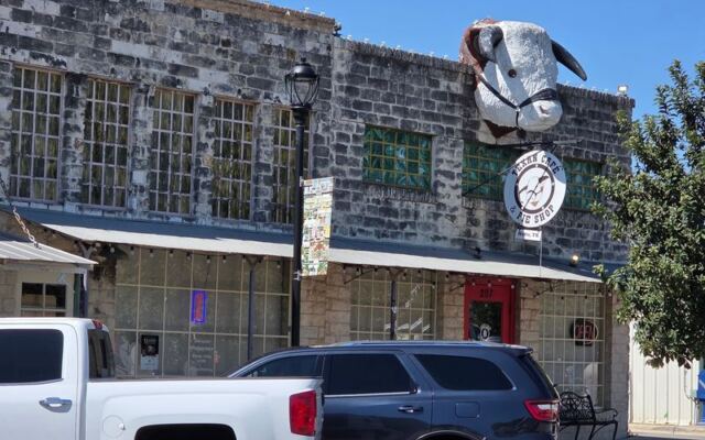 A Rooftop Hereford Bull Marks This Small-Town Texas Diner Serving Homemade Pies And Chicken-Fried Steak
