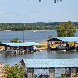 This Floating Oklahoma Restaurant Serves Food And Live Music With Fort Gibson Lake Right Under Your Table