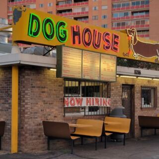 This Tiny Route 66 Hot Dog Stand In New Mexico Still Brings Chili Cheese Footlongs To Your Car