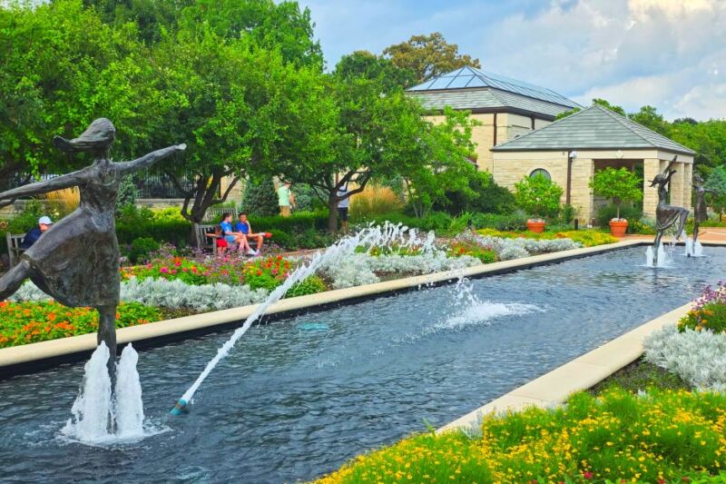 15 Missouri Gardens Hiding Waterfalls, Butterflies, and Surprises