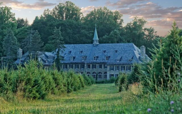 A Quiet Monastery in New Jersey Offers a Serene Escape Into Nature And Cut-Your-Own Christmas Tree