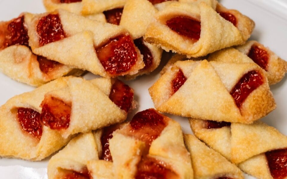 7 Cleveland-Area Bakeries Where Kolaczki Trays Disappear By Midmorning