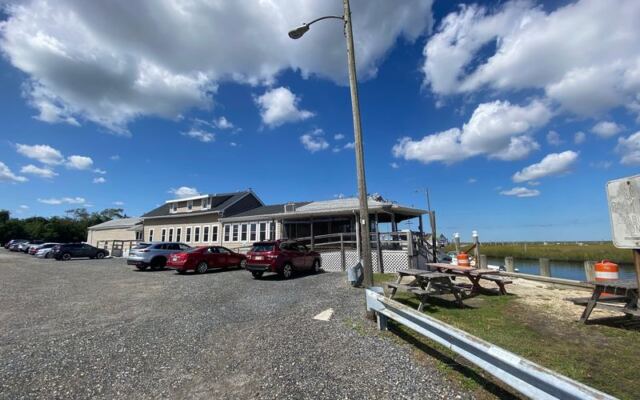 You’ll Question the Pine Barrens Detour Until This New Jersey Seafood Stop Appears
