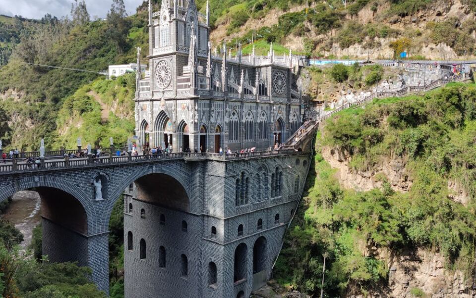 One of Colombia’s Most Extraordinary Churches Appears to Hang Above a Deep River Gorge