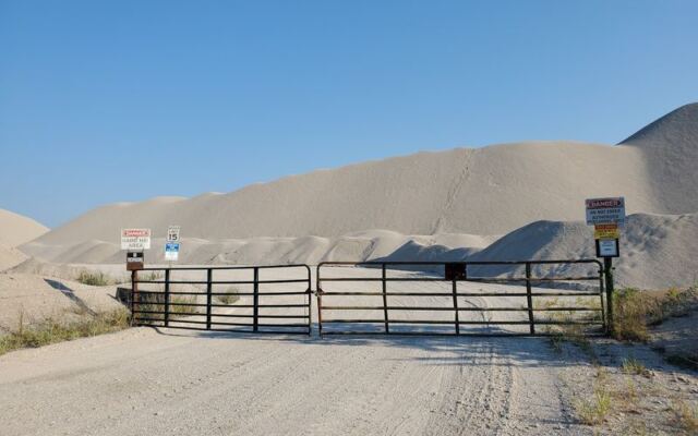 Enormous Chat Piles and Silent Streets Make Cardin One of Oklahoma’s Eeriest Detours
