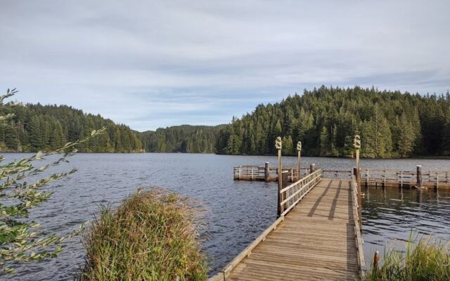 Drop a Line Off a 200-Foot Pier at This Oregon Park Tourists Never Stop For