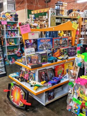 This Sprawling Oklahoma Antique Mall Hides Vintage Lunchboxes and Pedal Cars You’ll Hunt Through for Hours