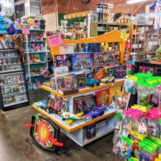 This Sprawling Oklahoma Antique Mall Hides Vintage Lunchboxes and Pedal Cars You’ll Hunt Through for Hours