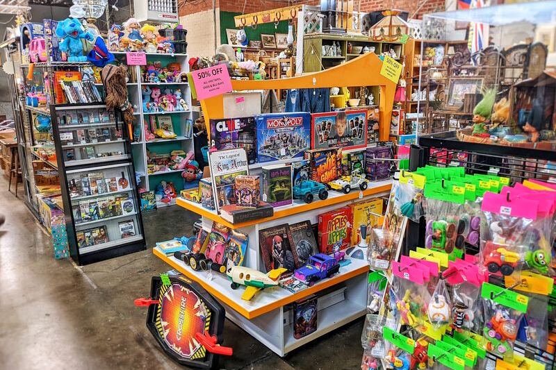 This Sprawling Oklahoma Antique Mall Hides Vintage Lunchboxes and Pedal Cars You’ll Hunt Through for Hours
