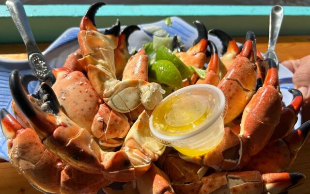 11 Small Florida Fishing Town Spots Where Seafood Comes Off the Boat at Old-School Prices