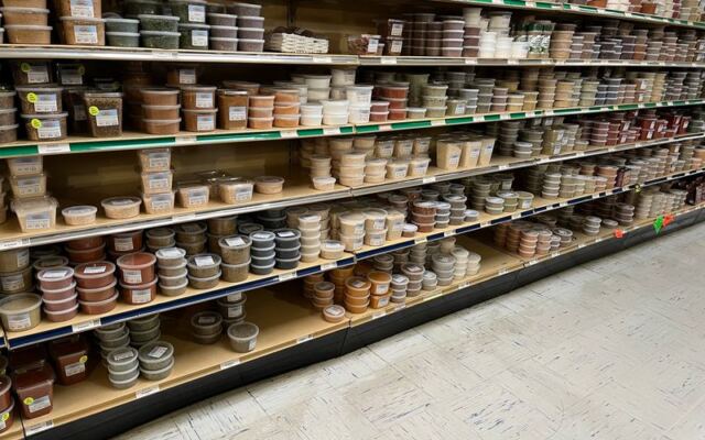 This Amish Bulk Store In Arthur, Illinois Lets You Scoop Spices, Flour And Candy For Far Less Than The Grocery Store