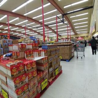 This Owner-Run California Grocery Sells Name-Brand Food at Half the Big-Chain Price