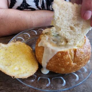 9 Unassuming Oregon Restaurants Where the Crab Was Swimming That Very Morning