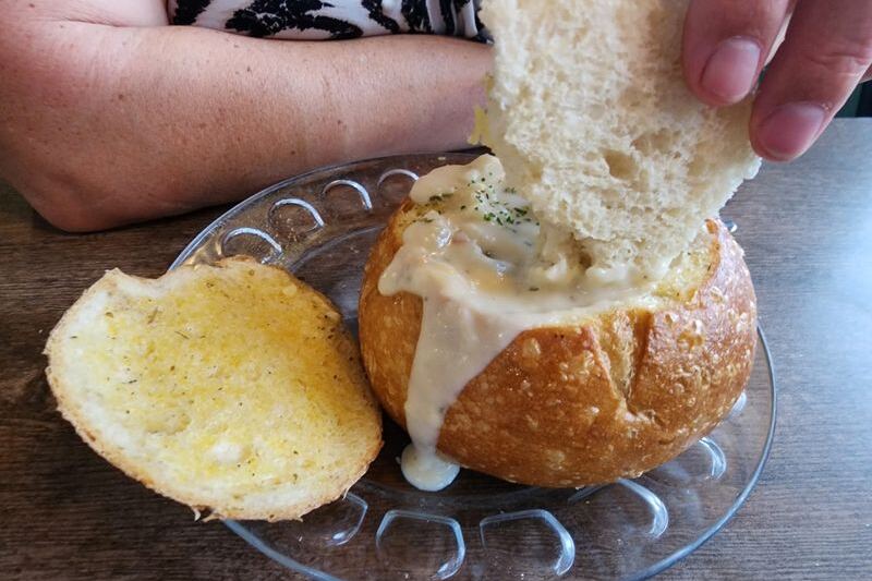 9 Unassuming Oregon Restaurants Where the Crab Was Swimming That Very Morning