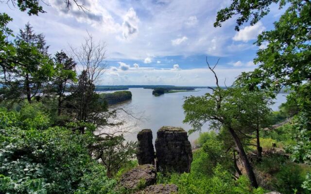 12 Illinois Parks Worth Planning Next Spring’s Road Trips Around Before The Wildflowers Hit