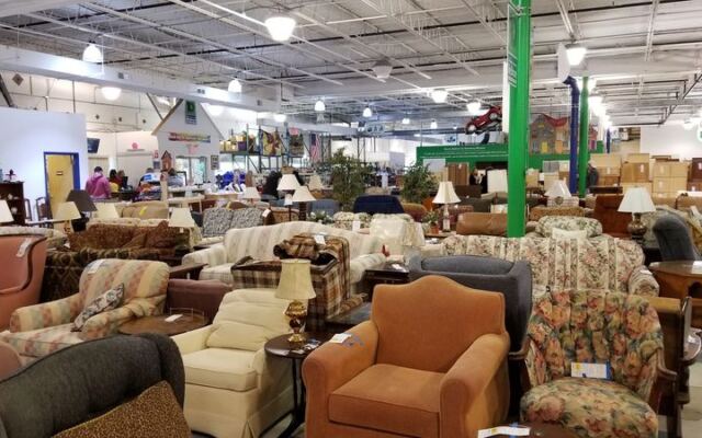 These 11 New Jersey Thrift Stores Turn a Quick Browse Into an Afternoon