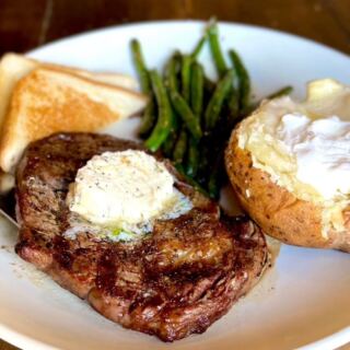 Steaks, Blackened Catfish And A Salad Bar Make This Small-Town Tennessee Steakhouse Worth The Drive