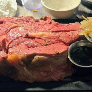 This Family-Run Wisconsin Supper Club’s 32-Ounce Prime Rib Is Big Enough For Several Meals