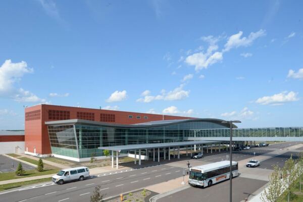 This Small Minnesota Airport in Duluth Has Free-Flowing Security Lines and Parking Just Steps From the Terminal