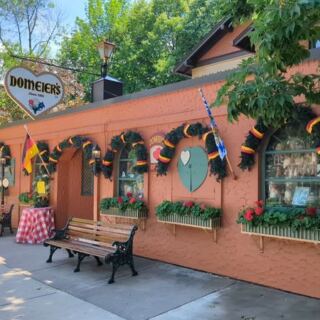 German Candy, Cuckoo Clocks, And Gnomes Are Why Families Keep Driving To This Tiny New Ulm Shop