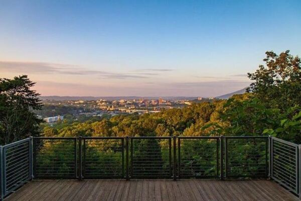 This Free Chattanooga Park Looks Ordinary From the Lot, but Its Trails Lead to Bluffs Most Tennesseans Never See