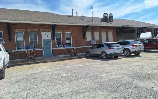 This 1920s Oklahoma Train Depot Is Now a Café Serving Pie Beside the Old Tracks