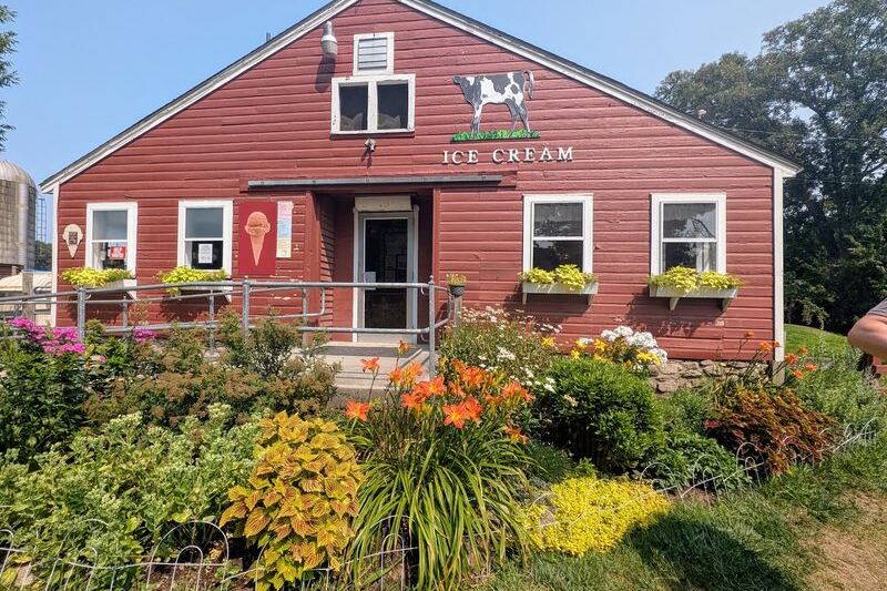 10 Massachusetts Farm Dairy Bars Where the Ice Cream Comes From Cows Grazing Right Out Back