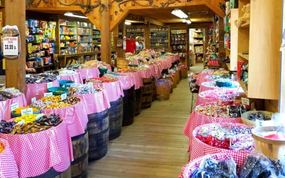 15 Historic American Candy Shops Still Making Old-Fashioned Favorites