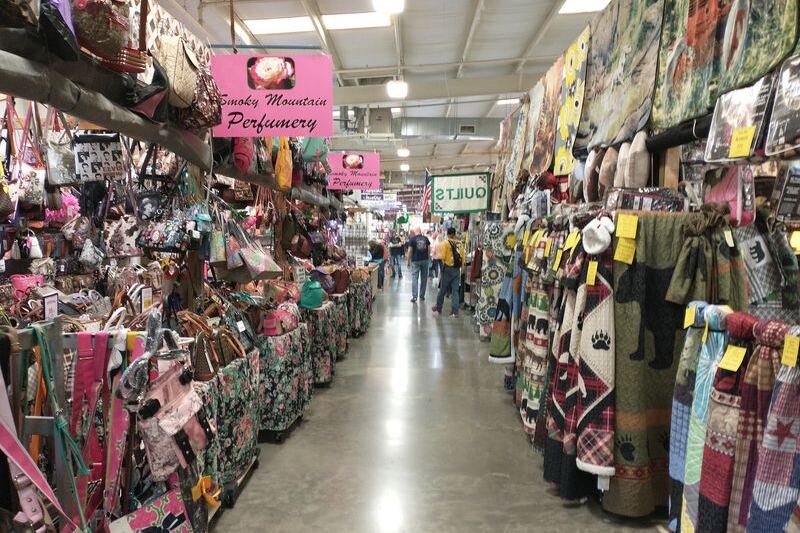 Plan a Full Saturday Around These 8 Tennessee Flea Markets Packed With Cheap Treasures