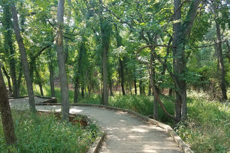 12 Gentle Oklahoma Nature Walks That Deliver Fall Color Without a Hard Climb