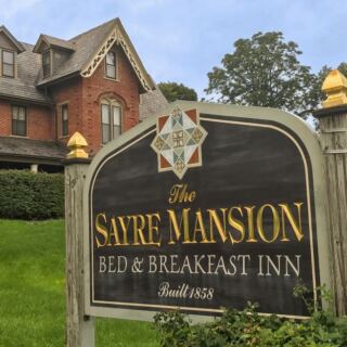 17 Creepy American Hotels With Ghost Stories That Refuse to Die