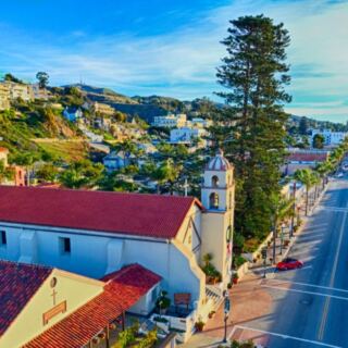 15 West Coast Towns Where Scenic Living Meets Retirement Appeal