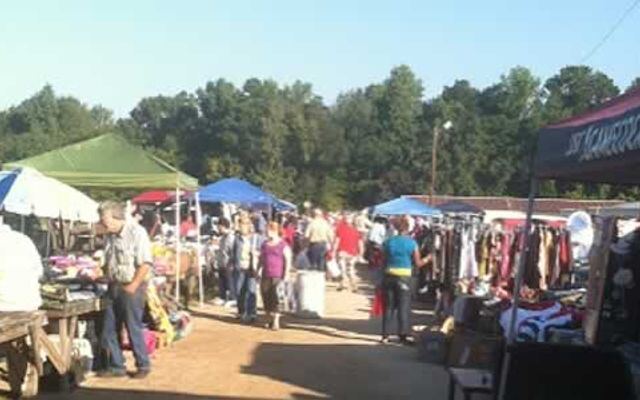 Hundreds Of Open-Air Tables, Tacos, And Fresh Produce Fill This Massive South Carolina Flea Market