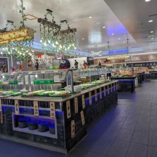 This Indiana Seafood Buffet Serves All-You-Can-Eat Crab Legs and Lobster With Hot Pot Bubbling on the Side