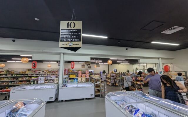 This Tennessee Grocery Store Hides a Kitchen Serving Fresh Kimbap, Homemade Kimchi, and Hot Korean Meals